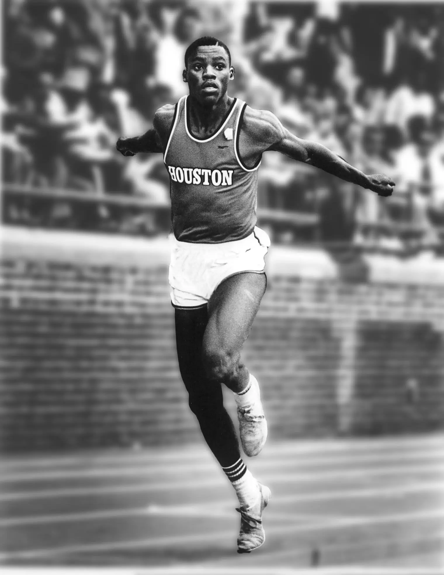 Young Carl Lewis training in high school, showing early signs of the hidden habits from Carl Lewis’ track beginnings.